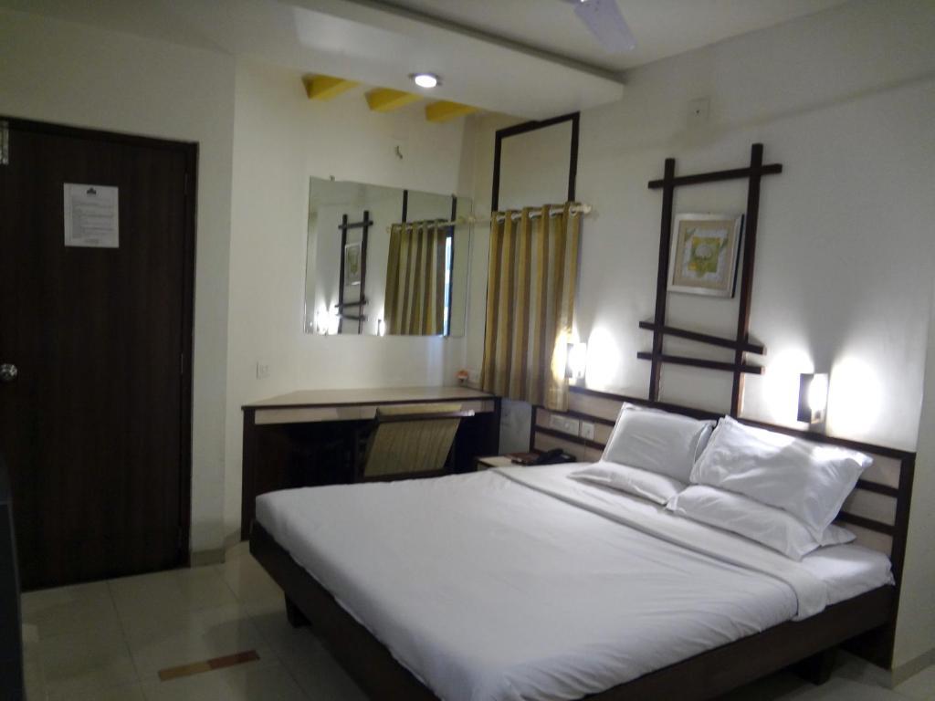 Hotel Airport Residency Αχμπανταμπάντ Εξωτερικό φωτογραφία