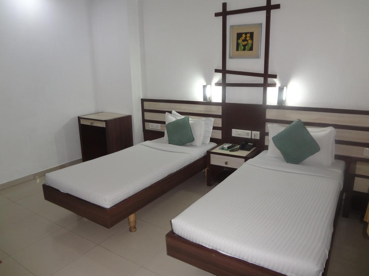 Hotel Airport Residency Αχμπανταμπάντ Εξωτερικό φωτογραφία