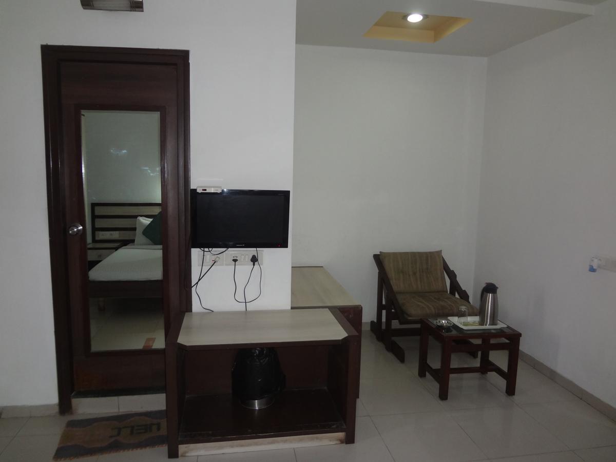 Hotel Airport Residency Αχμπανταμπάντ Εξωτερικό φωτογραφία