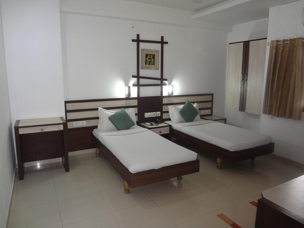 Hotel Airport Residency Αχμπανταμπάντ Εξωτερικό φωτογραφία
