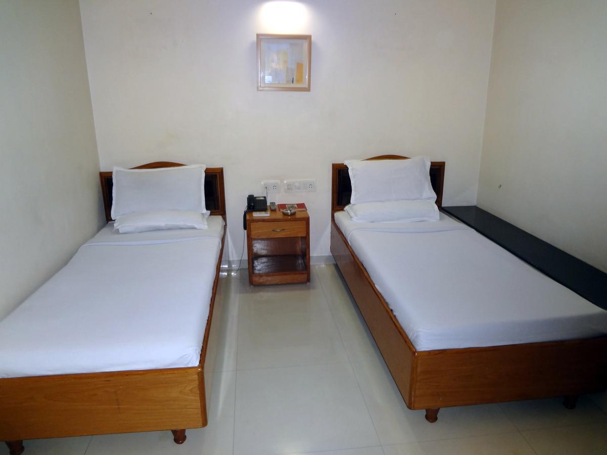 Hotel Airport Residency Αχμπανταμπάντ Εξωτερικό φωτογραφία