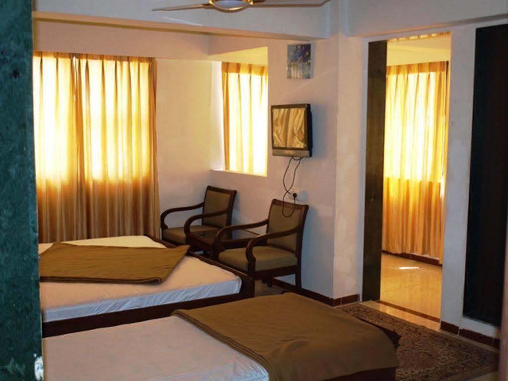 Hotel Airport Residency Αχμπανταμπάντ Εξωτερικό φωτογραφία