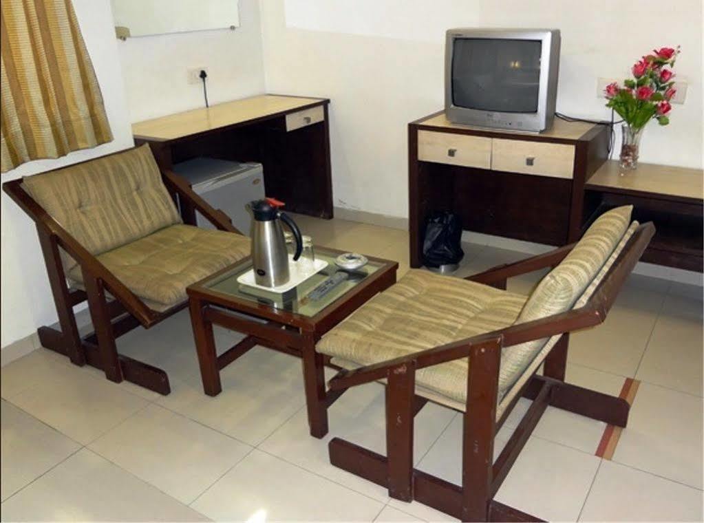 Hotel Airport Residency Αχμπανταμπάντ Εξωτερικό φωτογραφία
