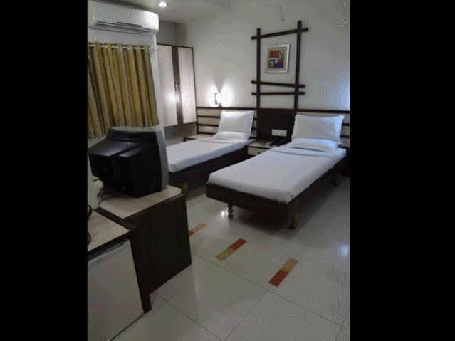 Hotel Airport Residency Αχμπανταμπάντ Εξωτερικό φωτογραφία