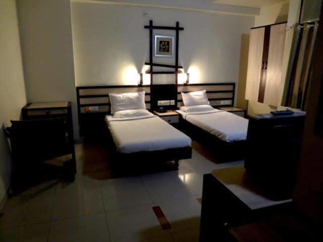Hotel Airport Residency Αχμπανταμπάντ Εξωτερικό φωτογραφία