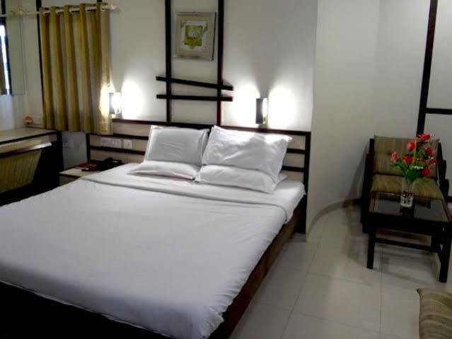 Hotel Airport Residency Αχμπανταμπάντ Εξωτερικό φωτογραφία